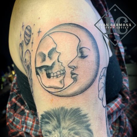 Skull And Moon Tattoo With A Face In Black And Grey On The Shoulder Tatuaje De Craneo Y Luna Con Una Cara En Negro Y Gris En El Hombro<br>