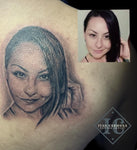 Portraiture Shoulder Tattoo In Black And Gray Retrato De Chica, Tatuaje Hombro Negro Y Gris