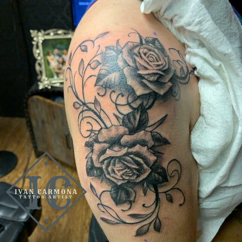 Rose Tattoo On The Shoulder With Black And Gray Shading Tatuaje De Rosa En El Hombro Con Sombreado Negro Y Gris<br>