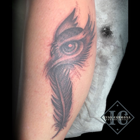 Owl Tattoo From A Feather With Black And Gray Stipple Shading On The Leg Tatuaje De Búho De Una Pluma Con Sombreado Punteado Negro Y Gris En La Pierna<br>